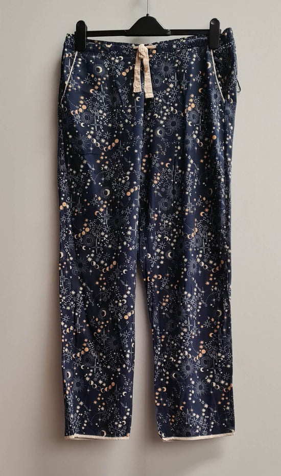 Women's Printed Pyjamas Set Size 16