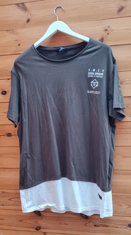 Men's Printed T-shirt Size XL