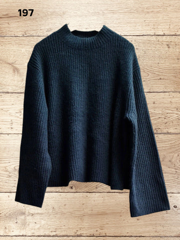 Women's Turtle Neck Jumper Size L
