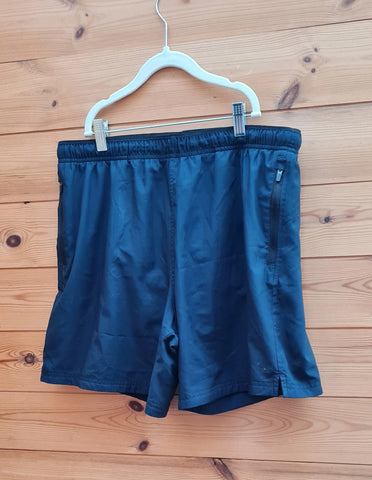 Men's Short Shorts Size M