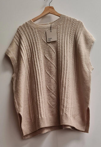 Women's Estelle Cable Vest Size M